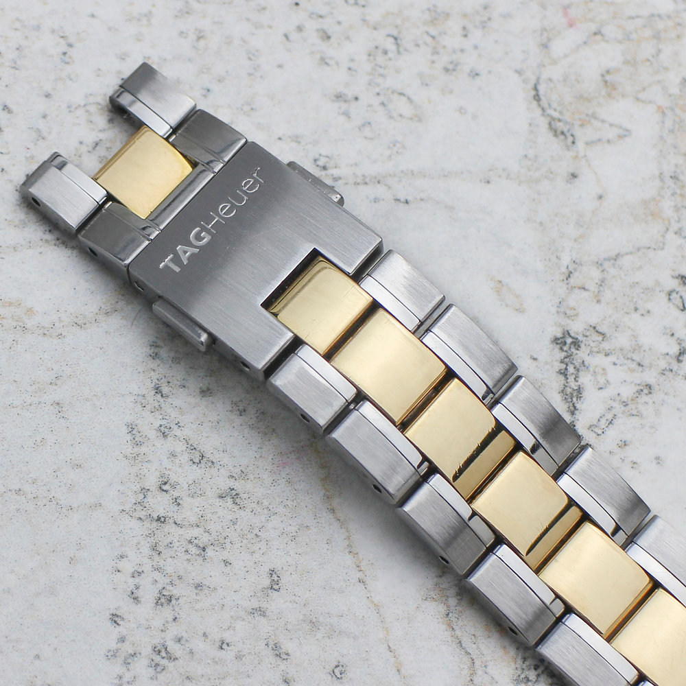 Leather vs metal watch band comparison