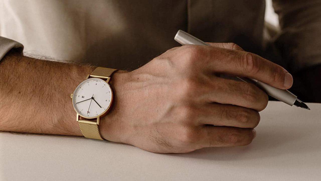 Minimalist watch accessories