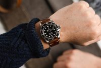 Leather vs metal watch band comparison